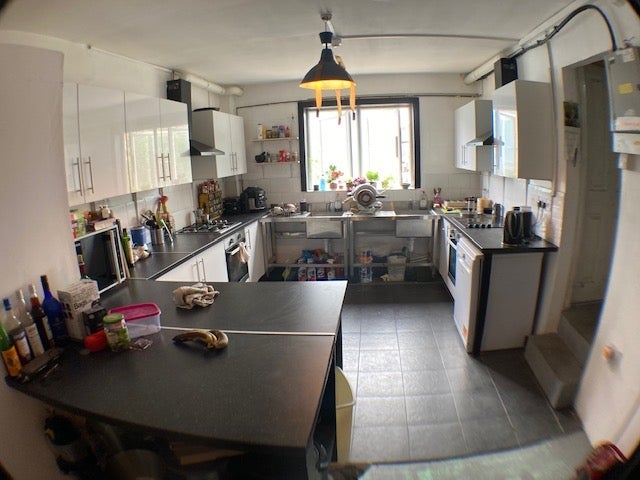 Room Eade Road in Greater London
