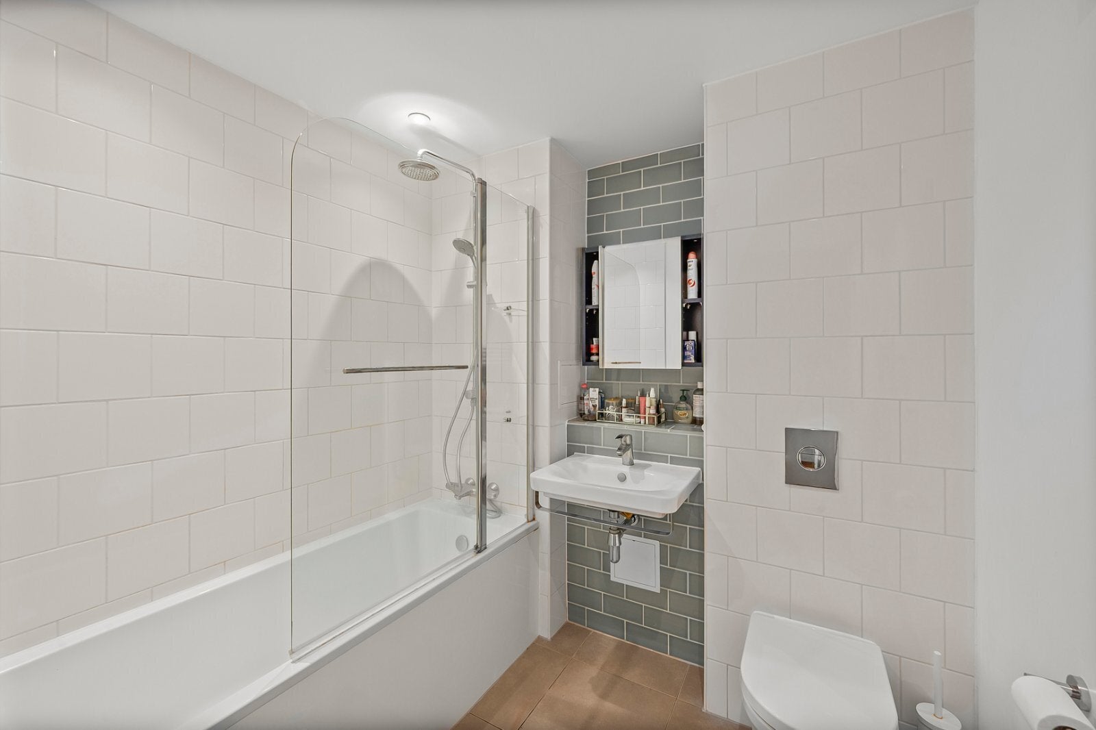 Flat Terry Spinks Place in Greater London