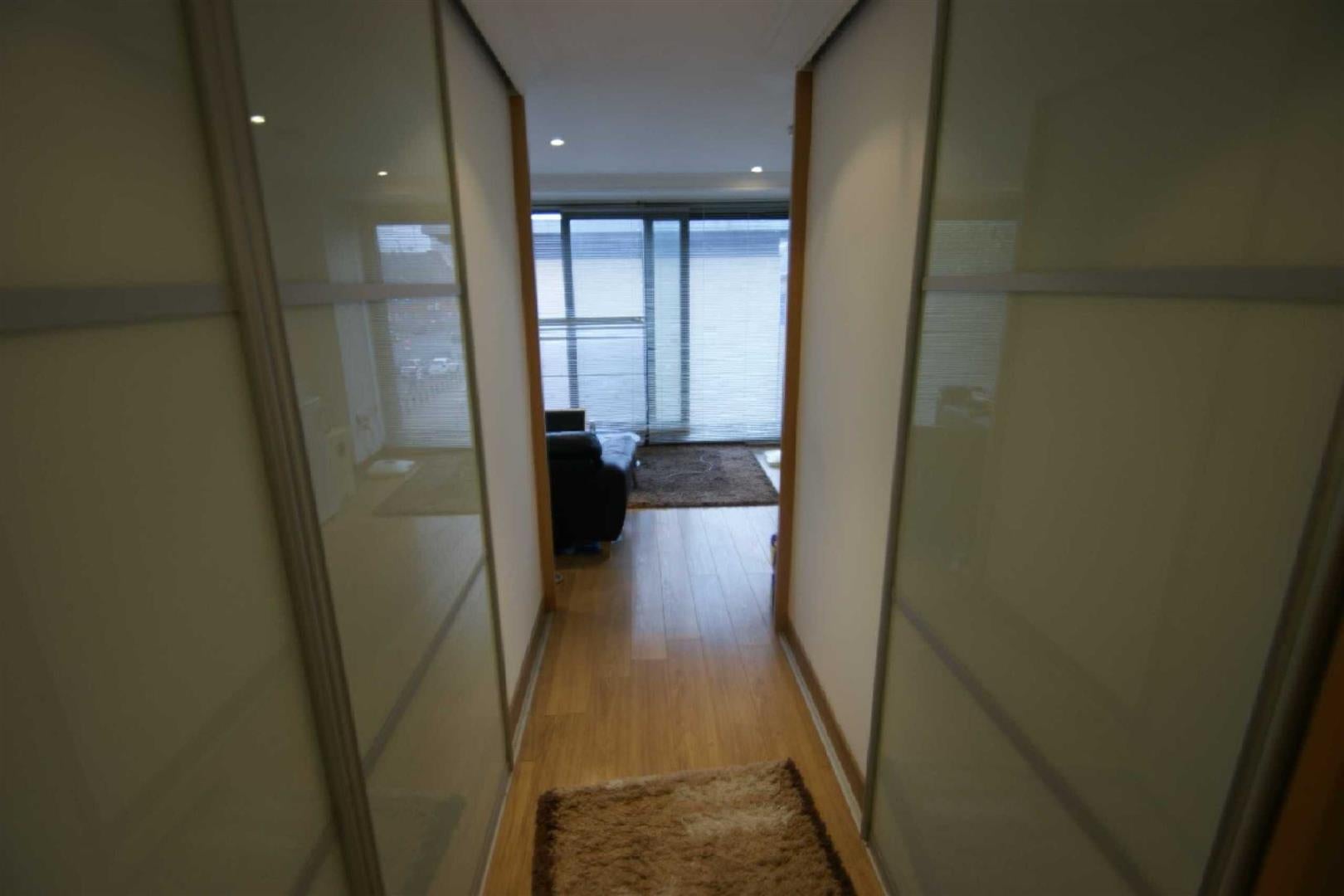 Flat Byron Street in Leeds