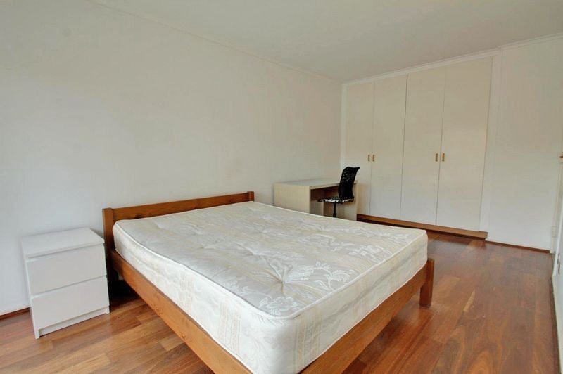 Room Rope Street in Greater London