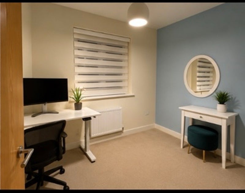 Room Acorn Drive in Bristol
