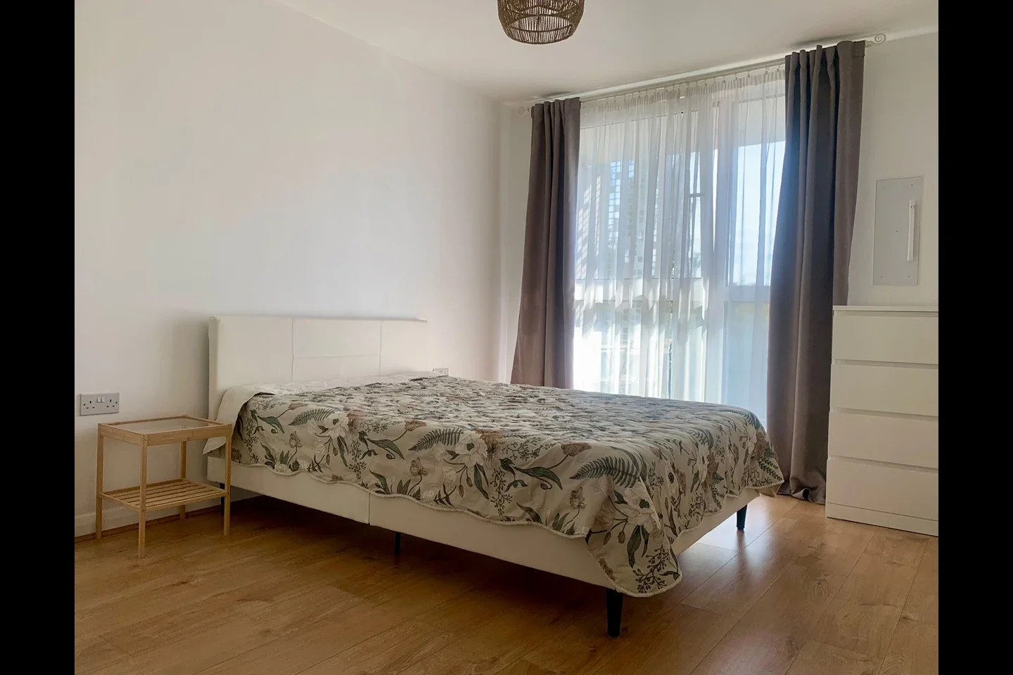 Flat Daneland Walk in Greater London