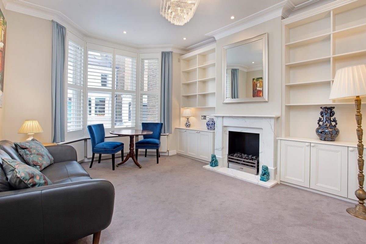 Flat Ashburnham Road in Greater London