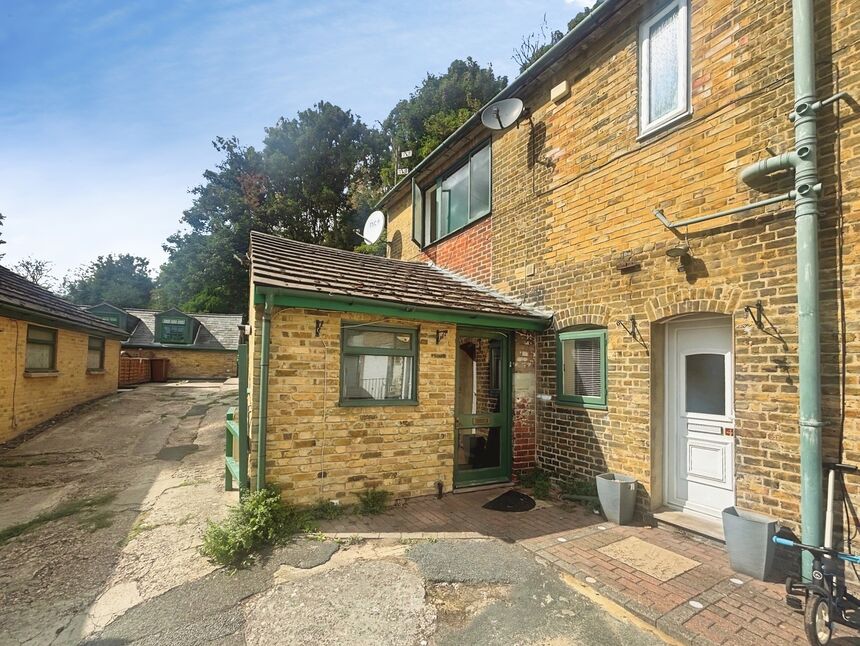 House Chalgrove Mews in Halling