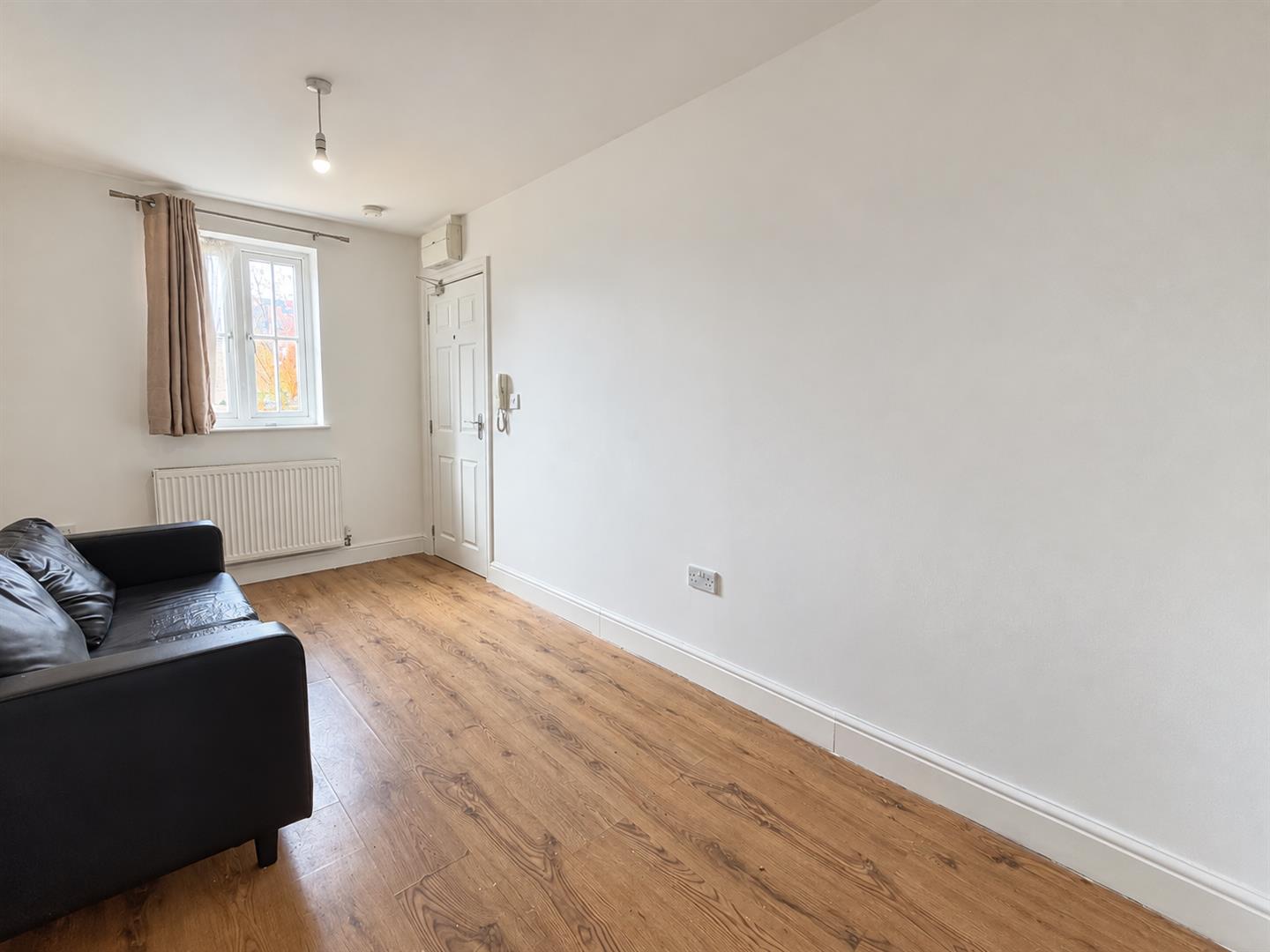 Flat St Albans Road in Watford