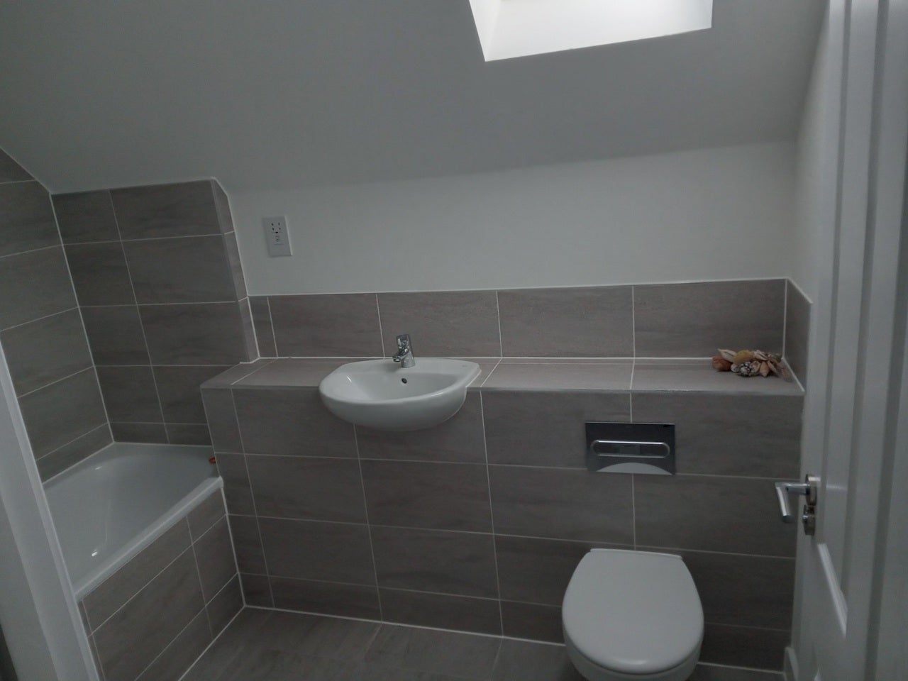 Room Spring Grove in Borough of Swale