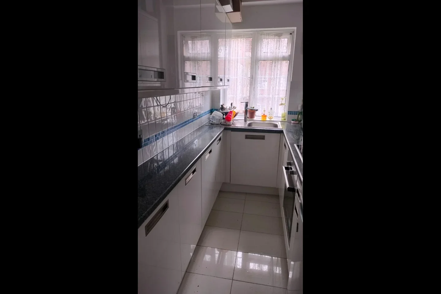 Flat Chiswick Village in Greater London