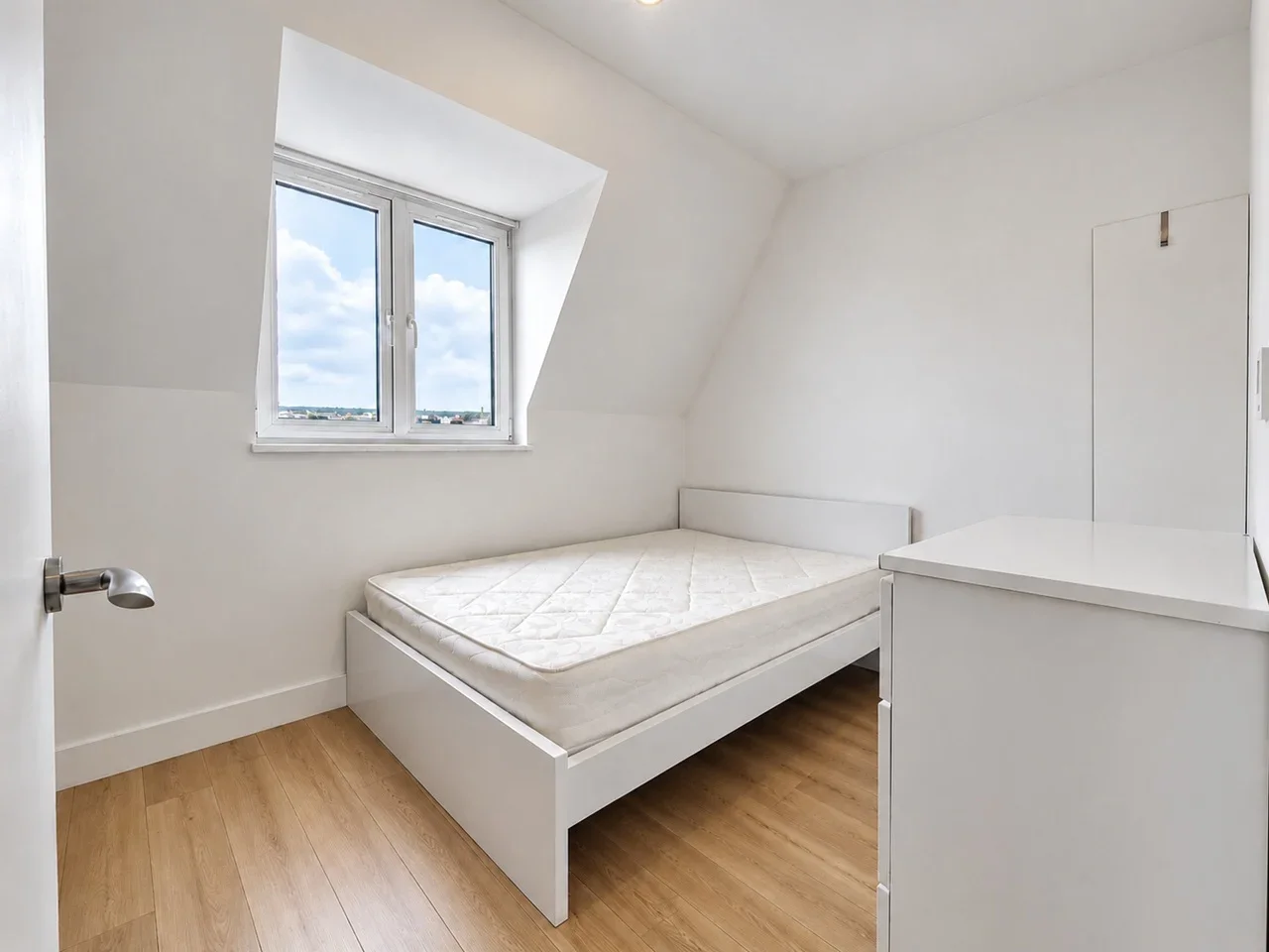 Flat Kilburn High Road in Greater London