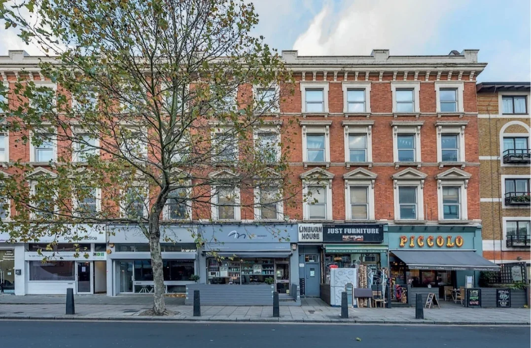 Flat Kilburn High Road in Greater London