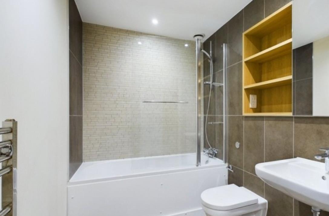 Flat Letchworth Road in Greater London
