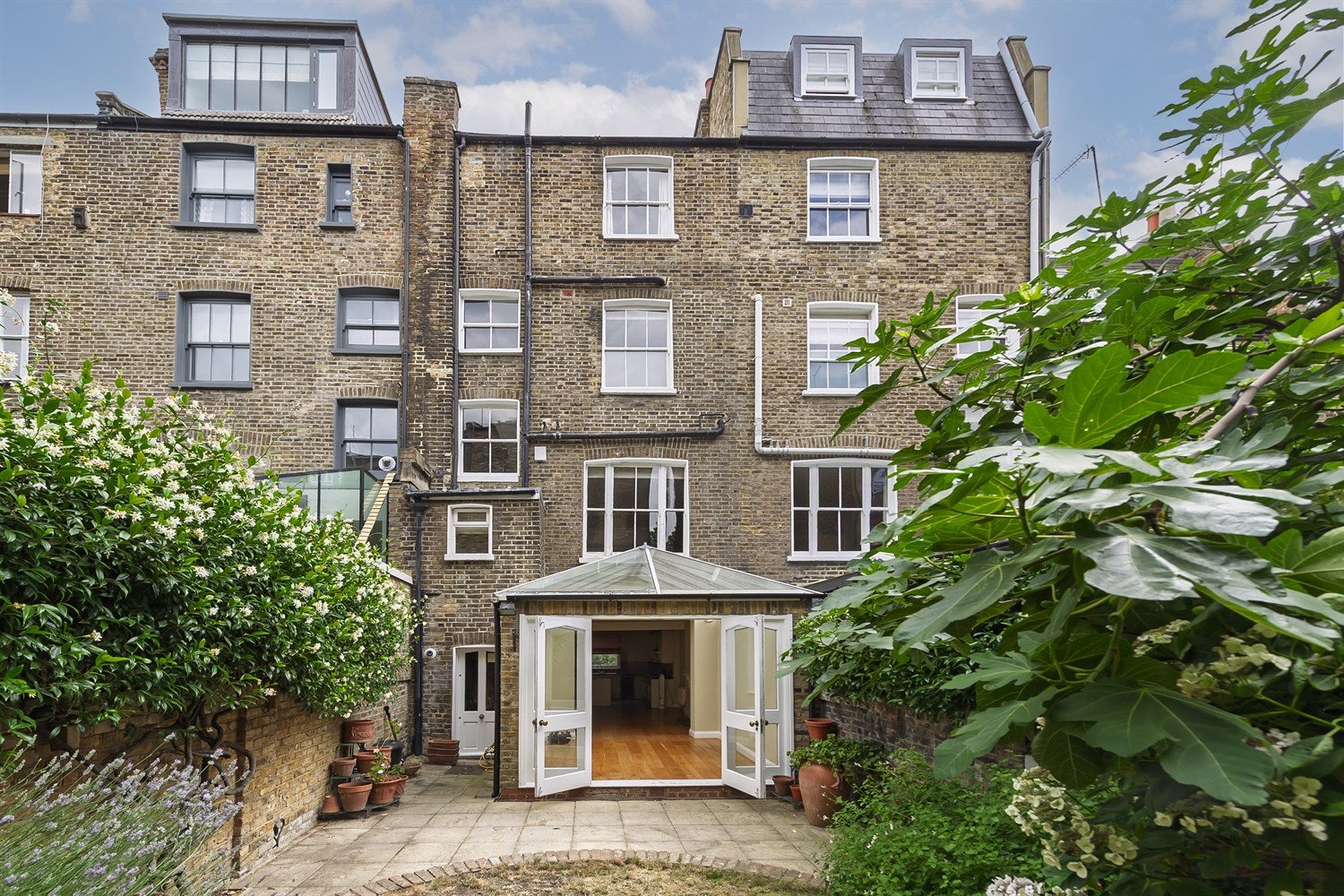 House Caithness Road in Greater London