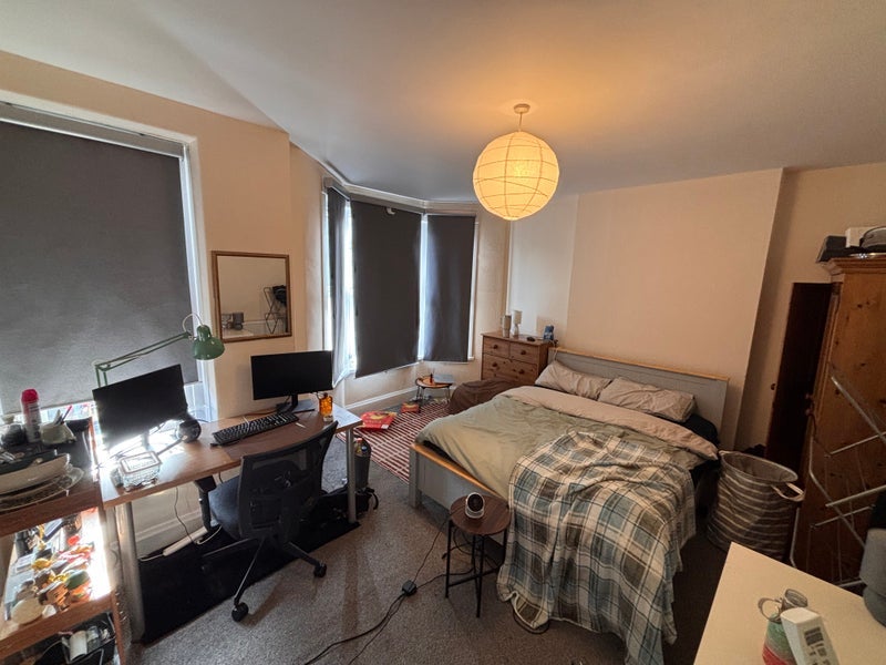 Flat Cwmdare Street in Cardiff