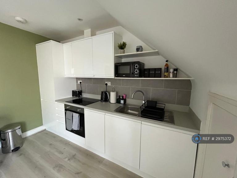 Flat Foundry Court in Borough of Runnymede