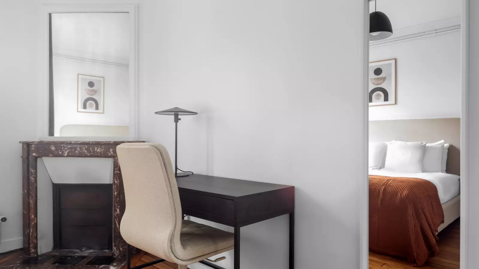 Appartement Sortie Parking Hoche à Paris