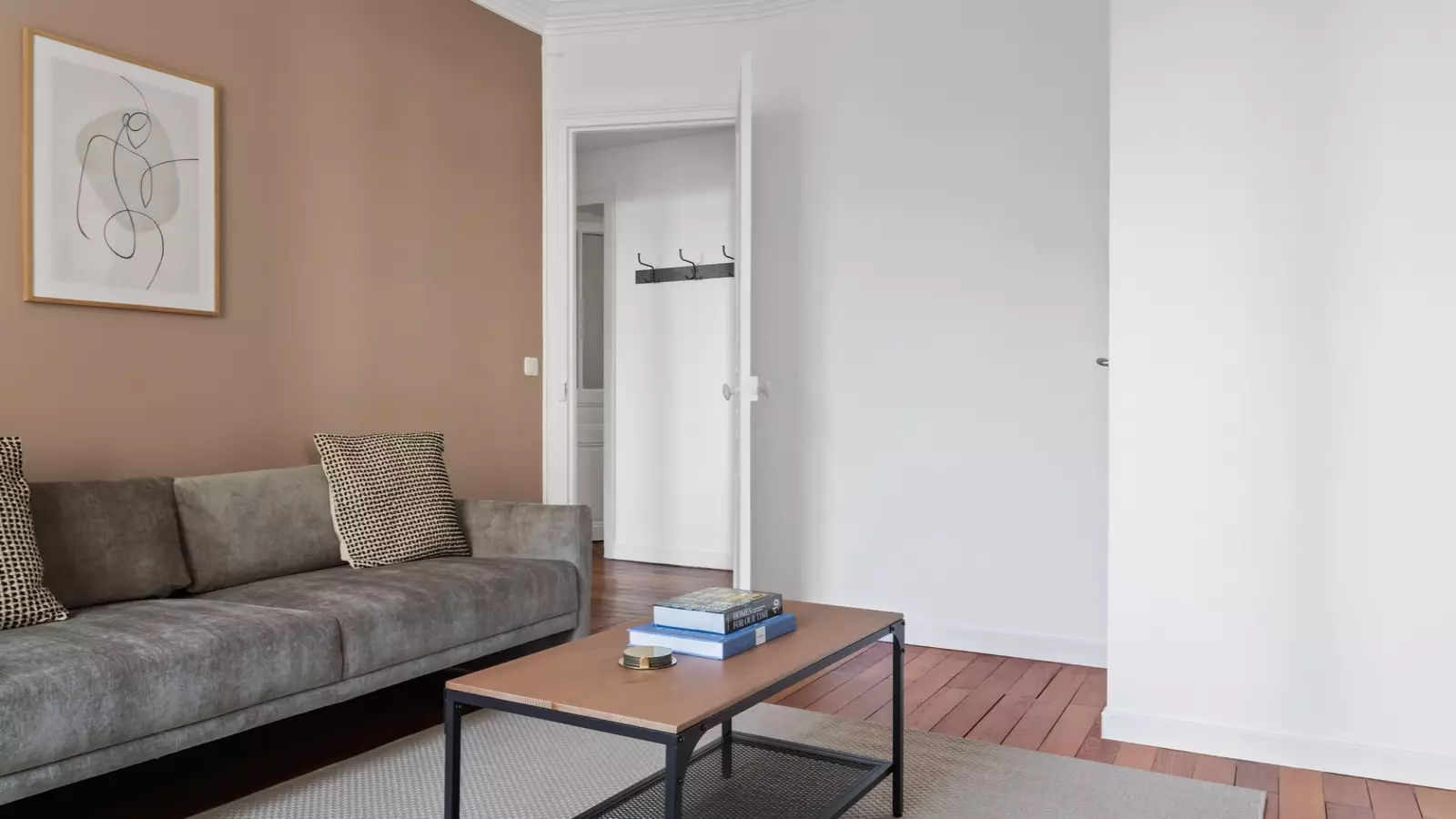 Appartement Sortie Parking Hoche à Paris