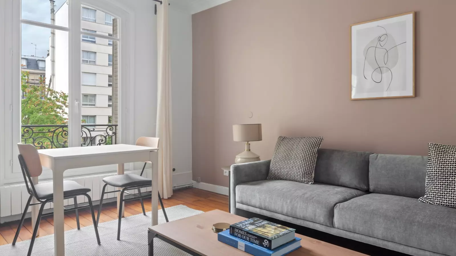 Appartement Sortie Parking Hoche à Paris