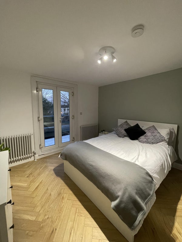 Room Endwell Road in Greater London
