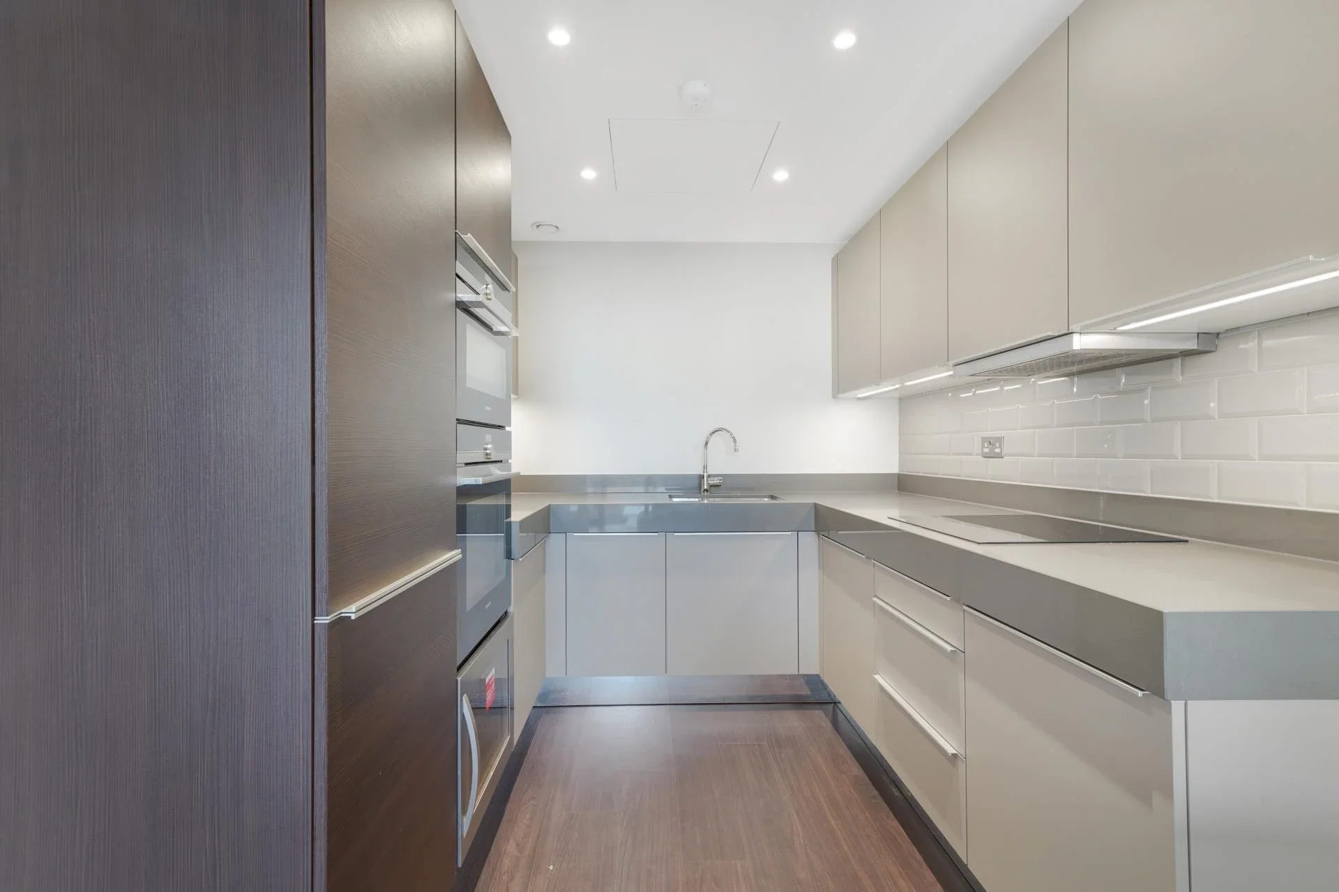 Flat Canter Way in Greater London