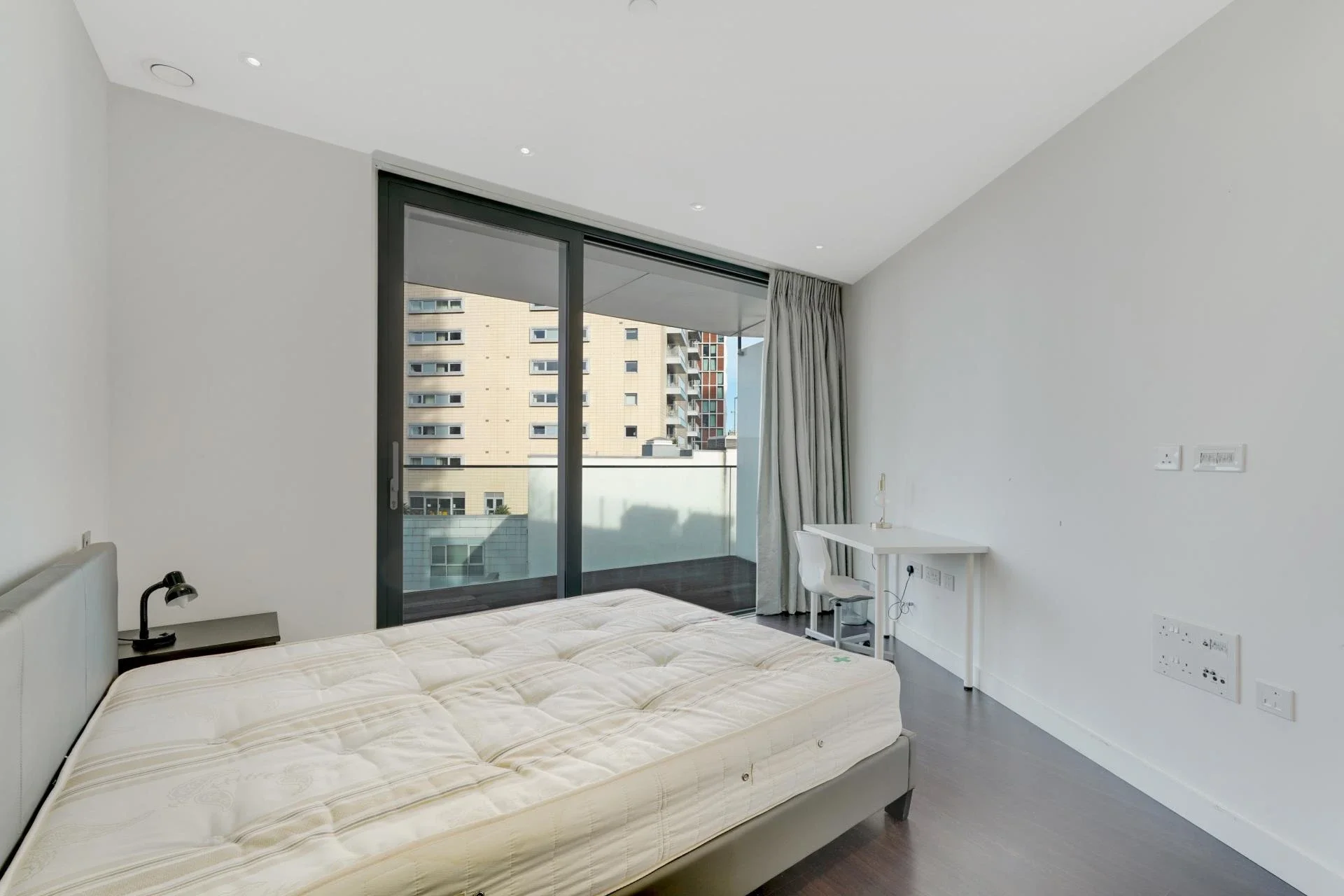 Flat Canter Way in Greater London