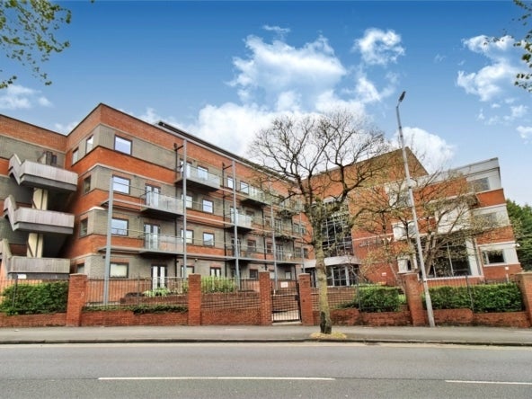 Flat Victoria Road in Swindon