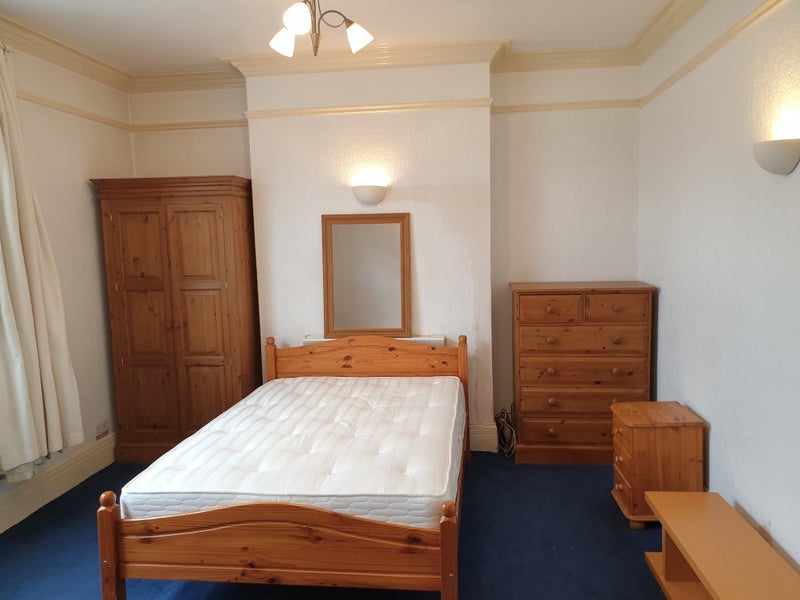 Room Uxbridge Road in Greater London