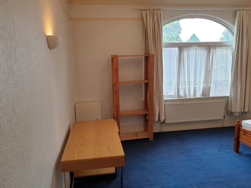 Room Uxbridge Road in Greater London