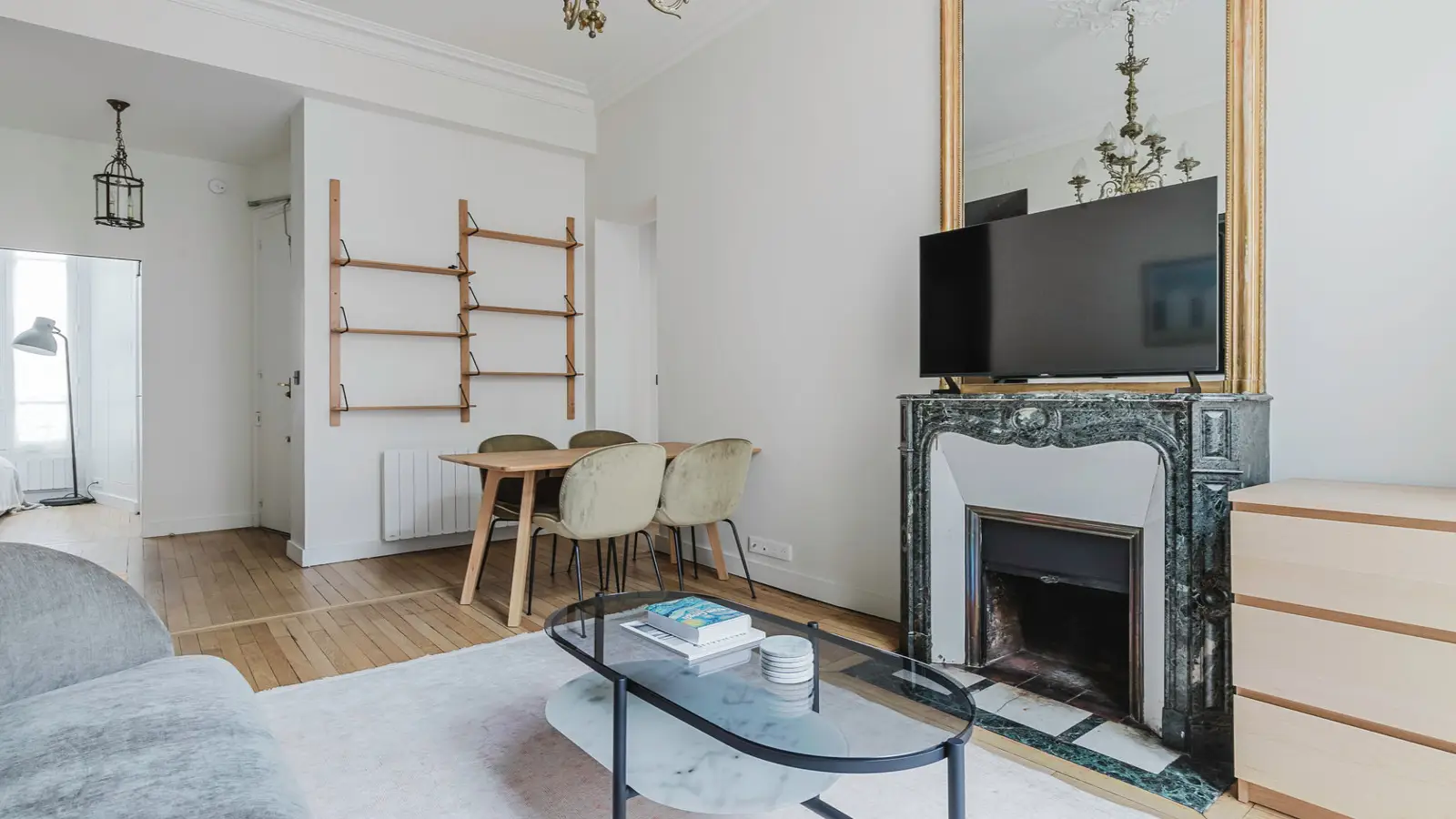 Appartement Rue des Saints-Pères à Paris