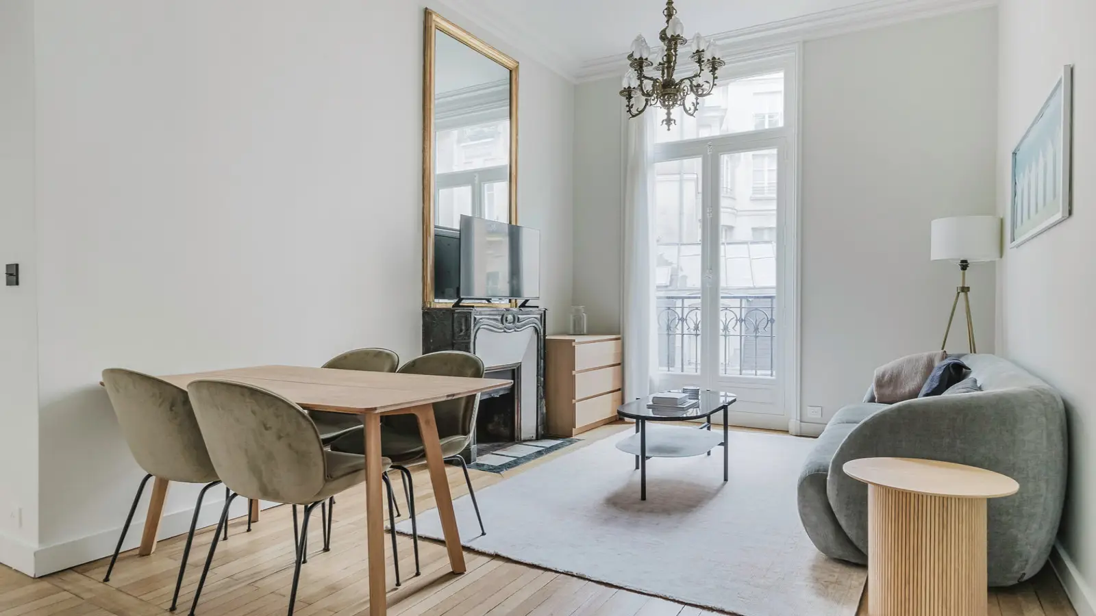 Appartement Rue des Saints-Pères à Paris