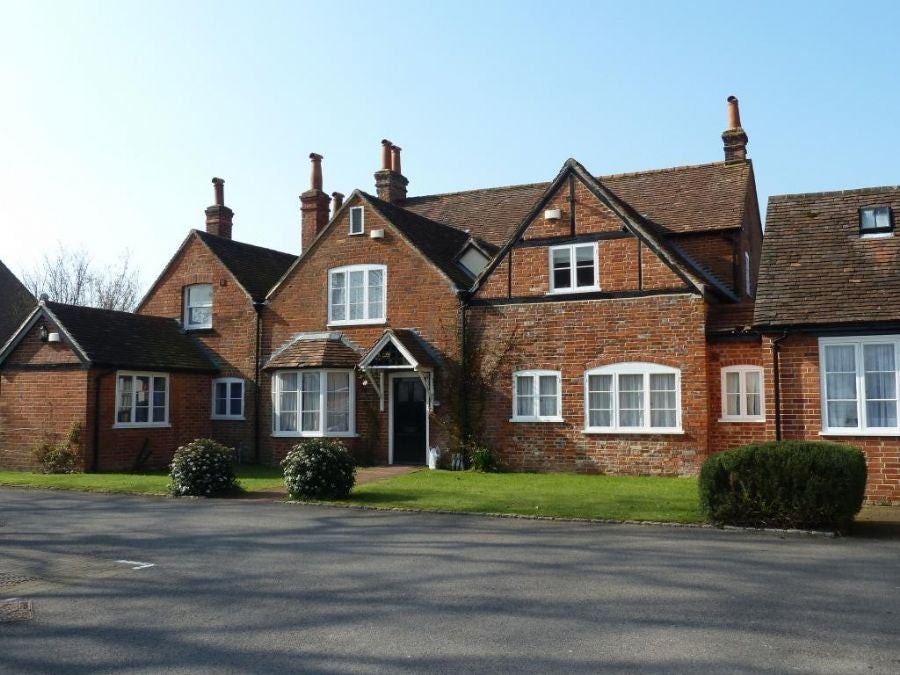 Flat Basingstoke Road in Riseley