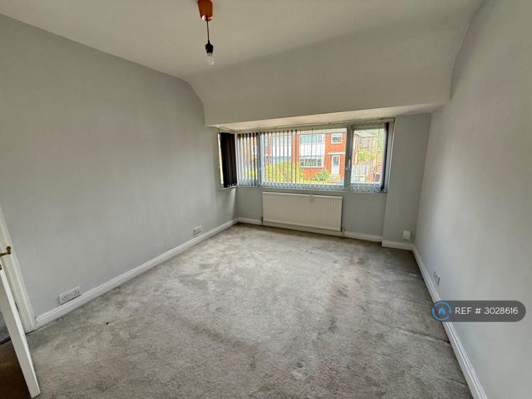 House Birfed Crescent in Leeds