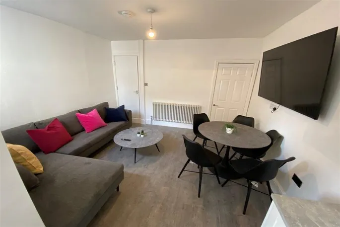 House Dagmar Grove in Nottingham