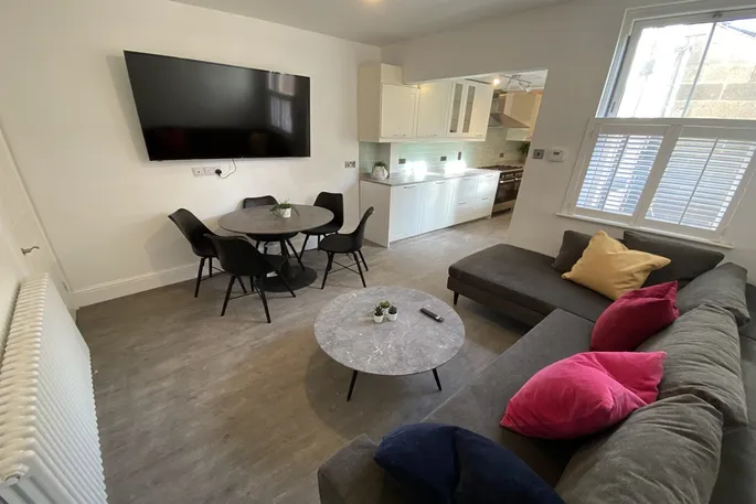 House Dagmar Grove in Nottingham