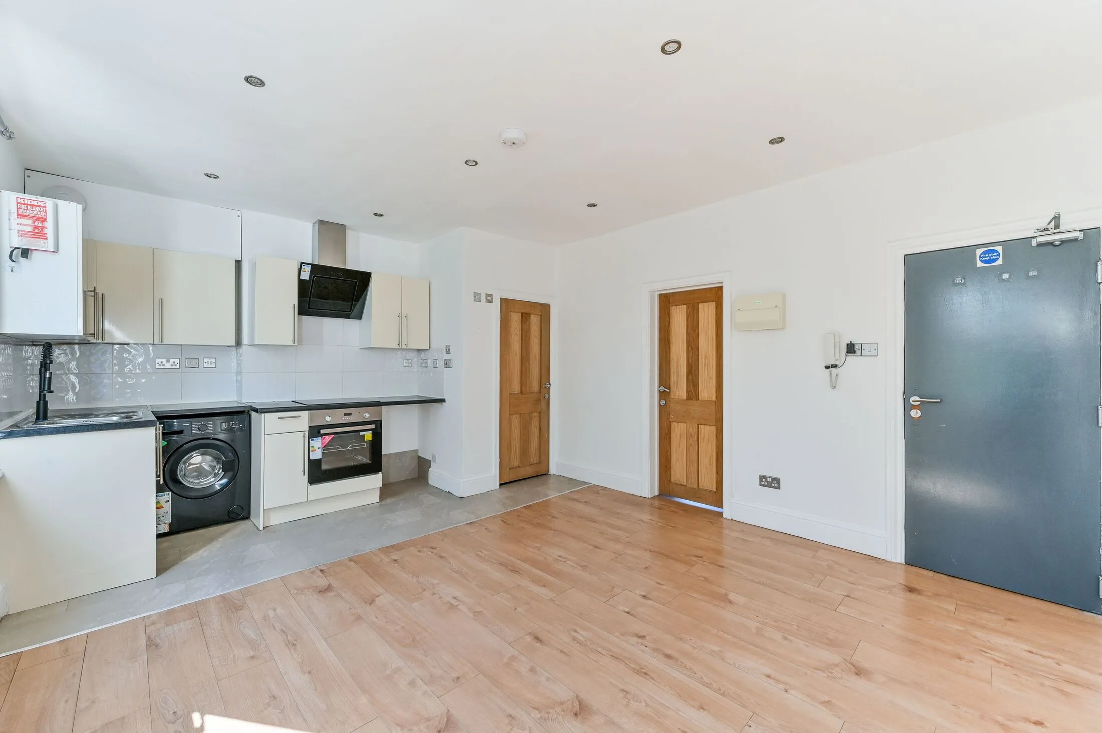 Flat Greenacre Place in Greater London
