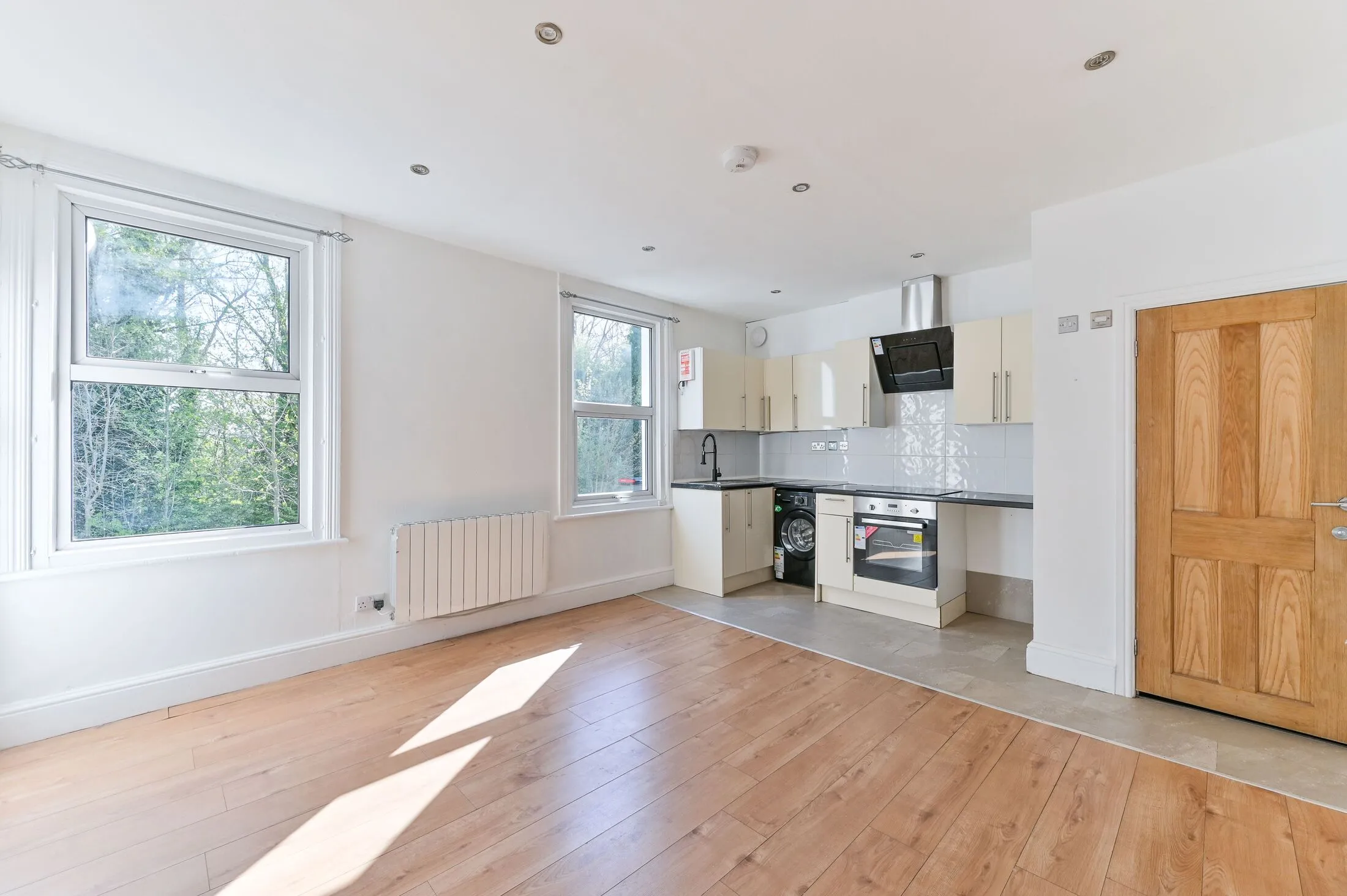 Flat Greenacre Place in Greater London