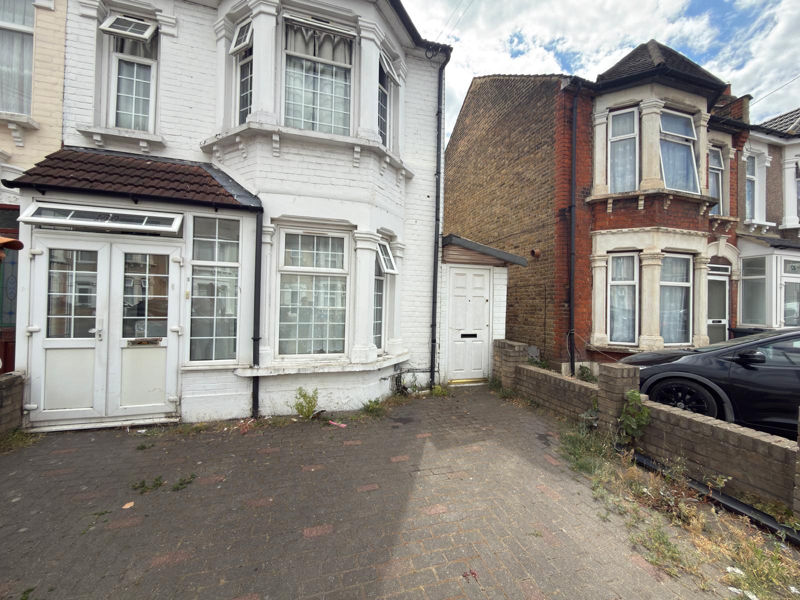 House Windsor Road in Greater London
