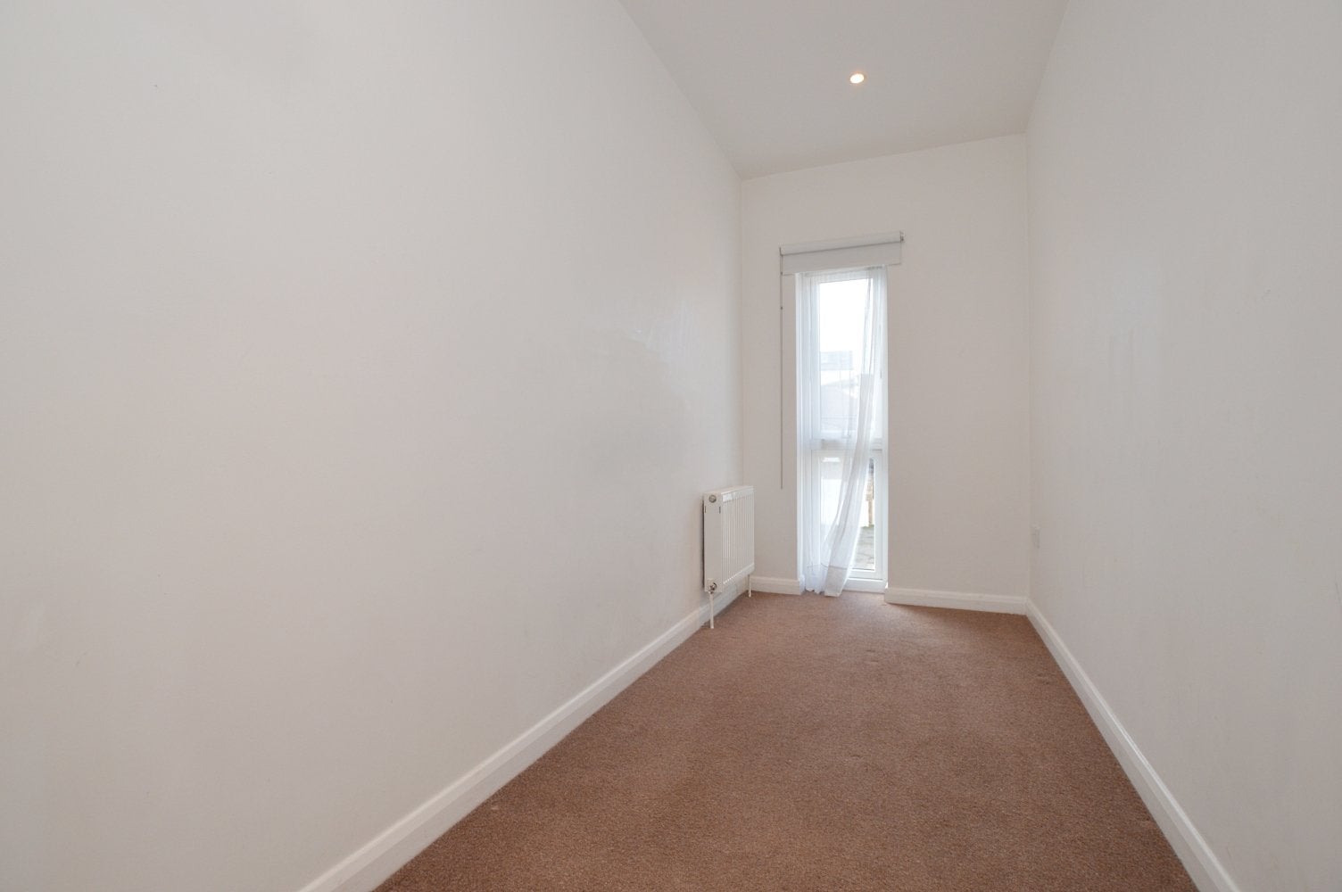 Flat Friary Road in Greater London