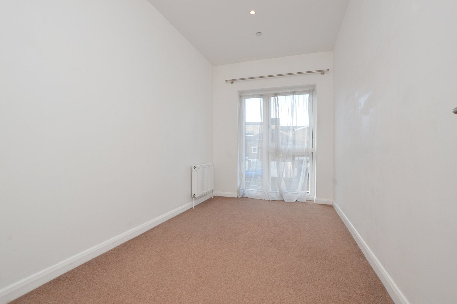 Flat Friary Road in Greater London