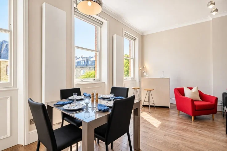 Flat Nevern Square in Greater London