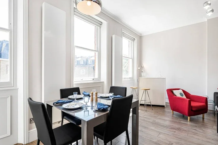 Flat Nevern Square in Greater London