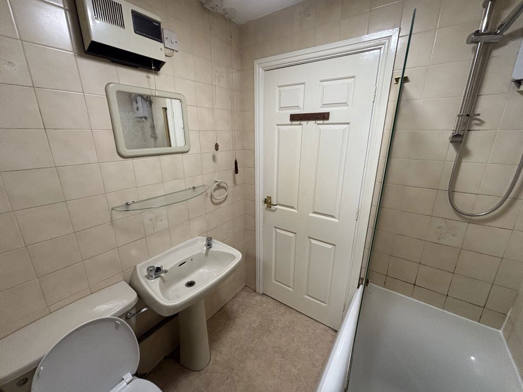 Flat St Thomas Drive in Witham Town