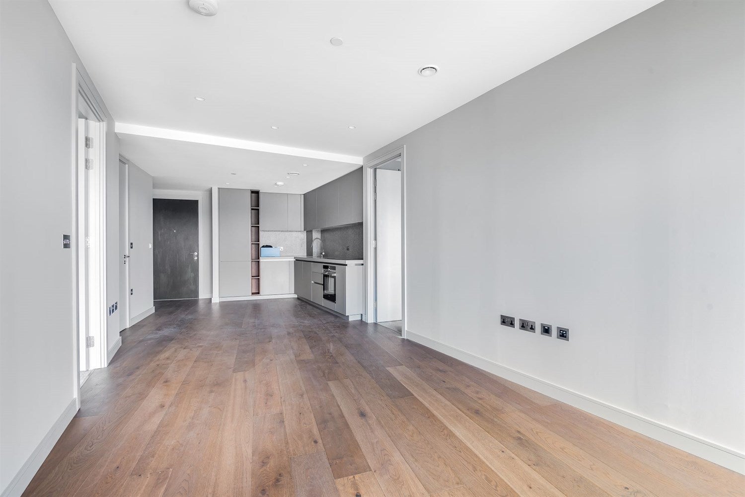 Flat Cutter Lane in Greater London