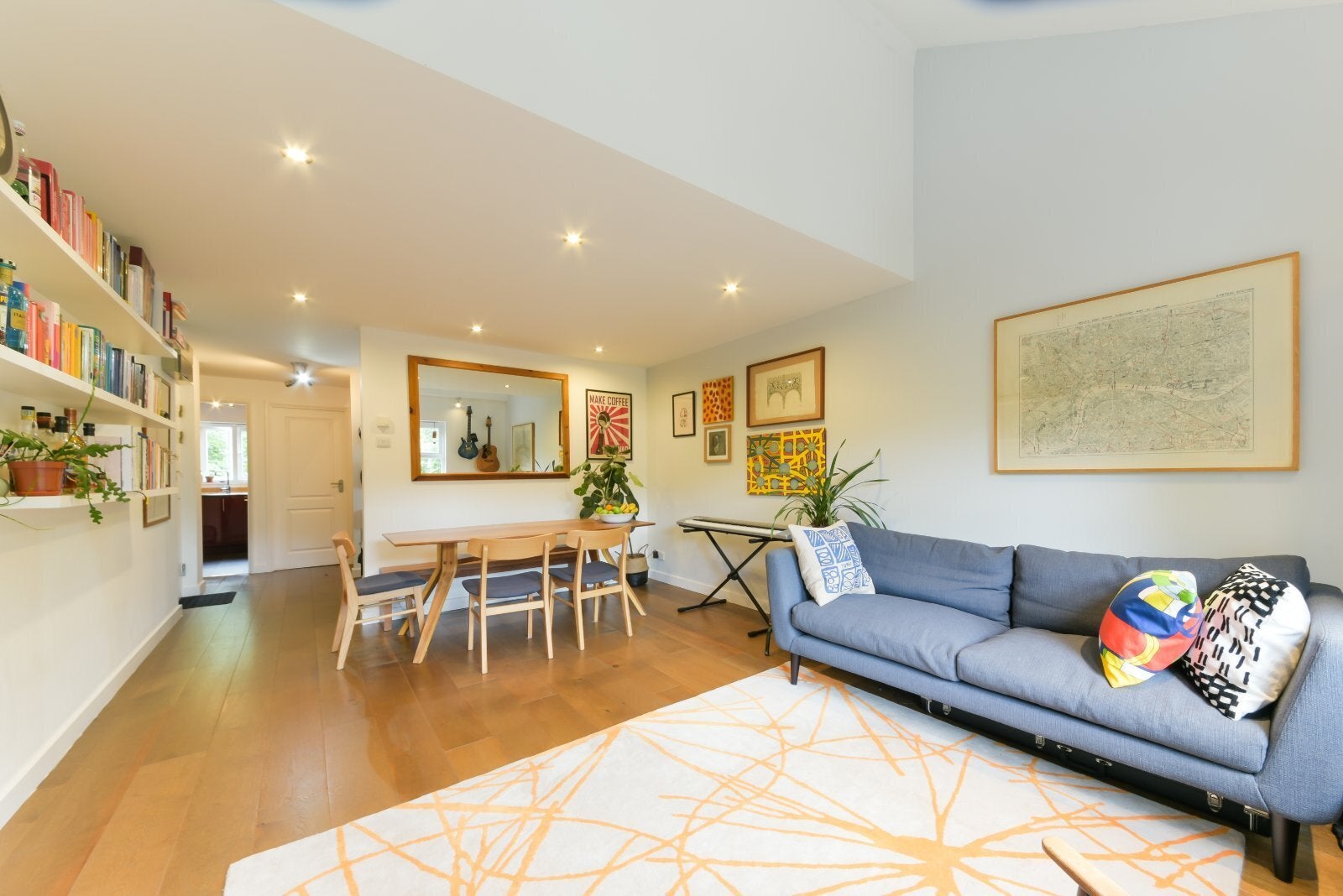 Flat Bushwood Drive in Greater London