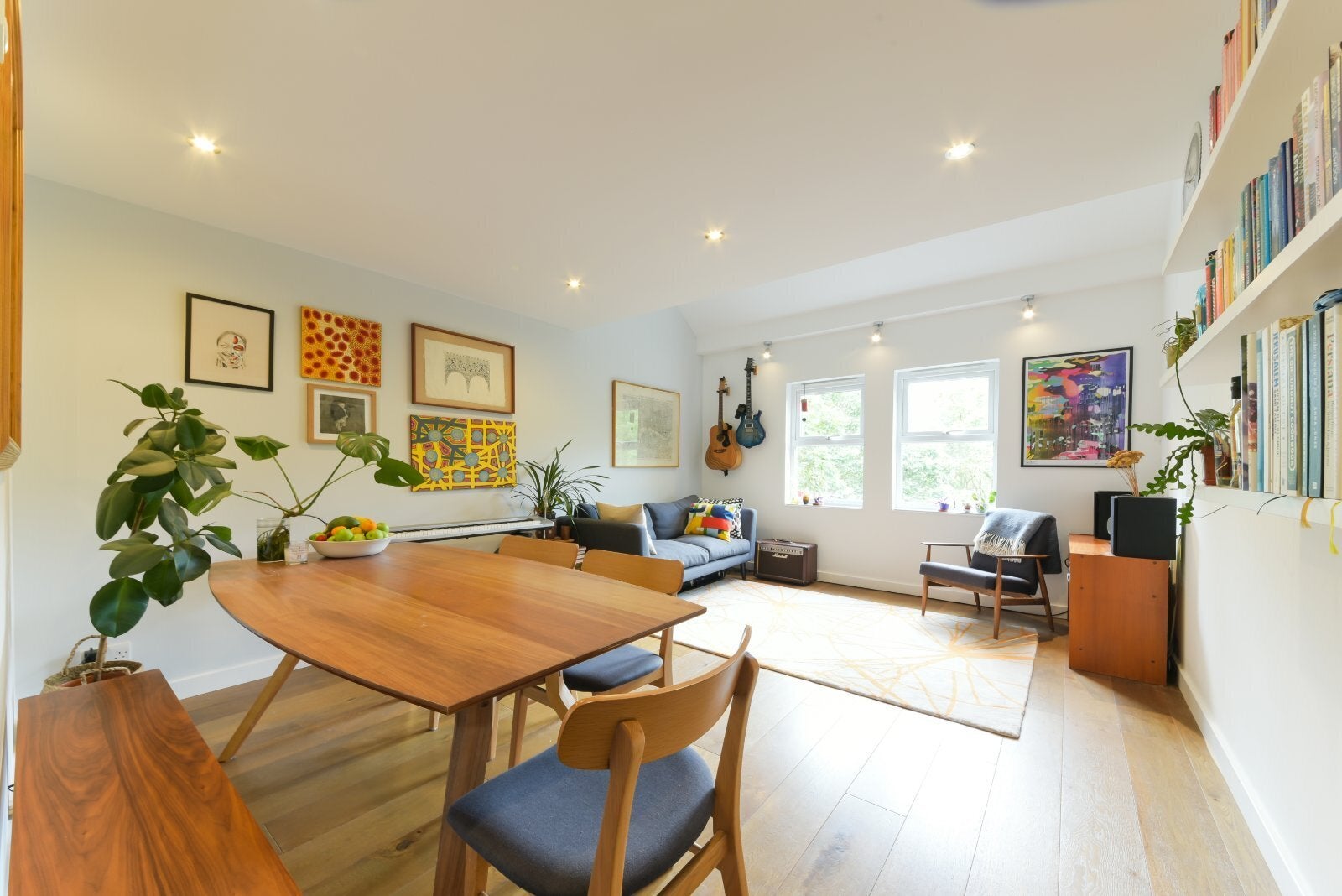 Flat Bushwood Drive in Greater London