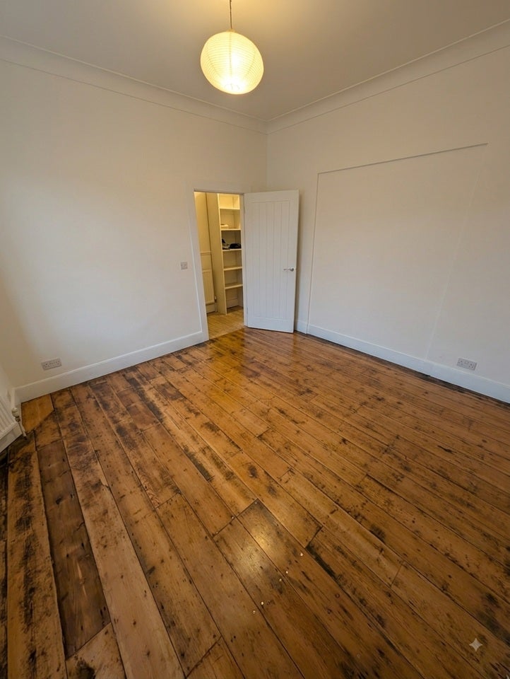 Room Winchelsea Road in Greater London