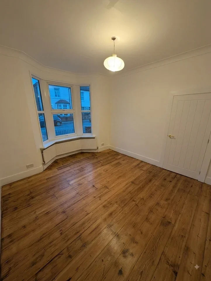 Room Winchelsea Road in Greater London