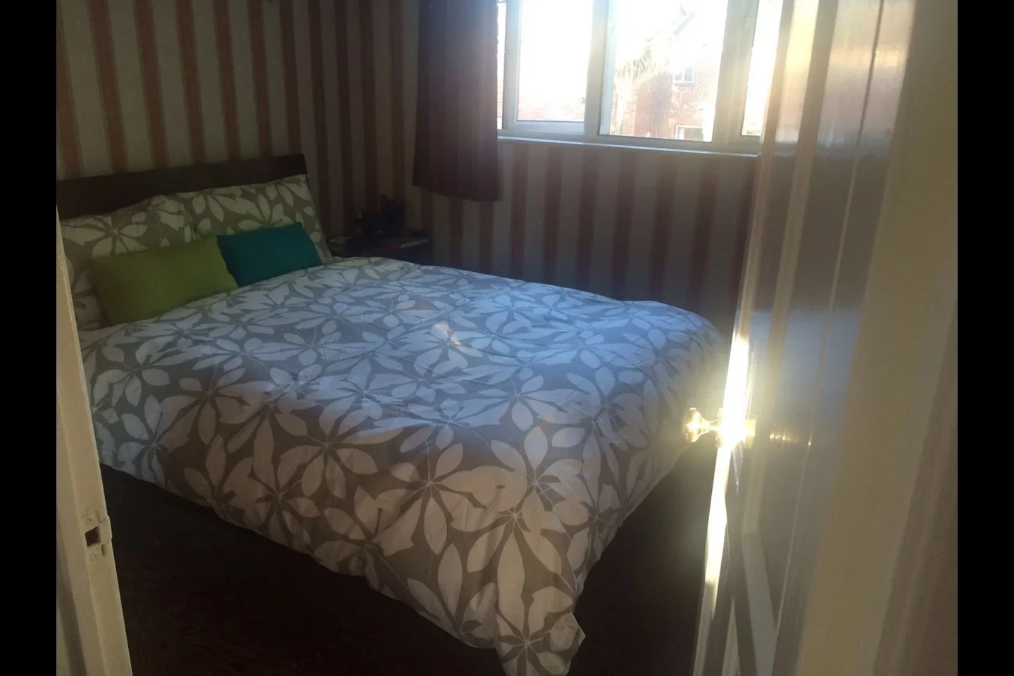 House Kingfisher Close in Greater London