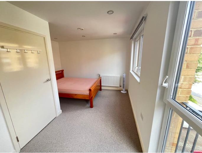 Room Boyd Way in Greater London
