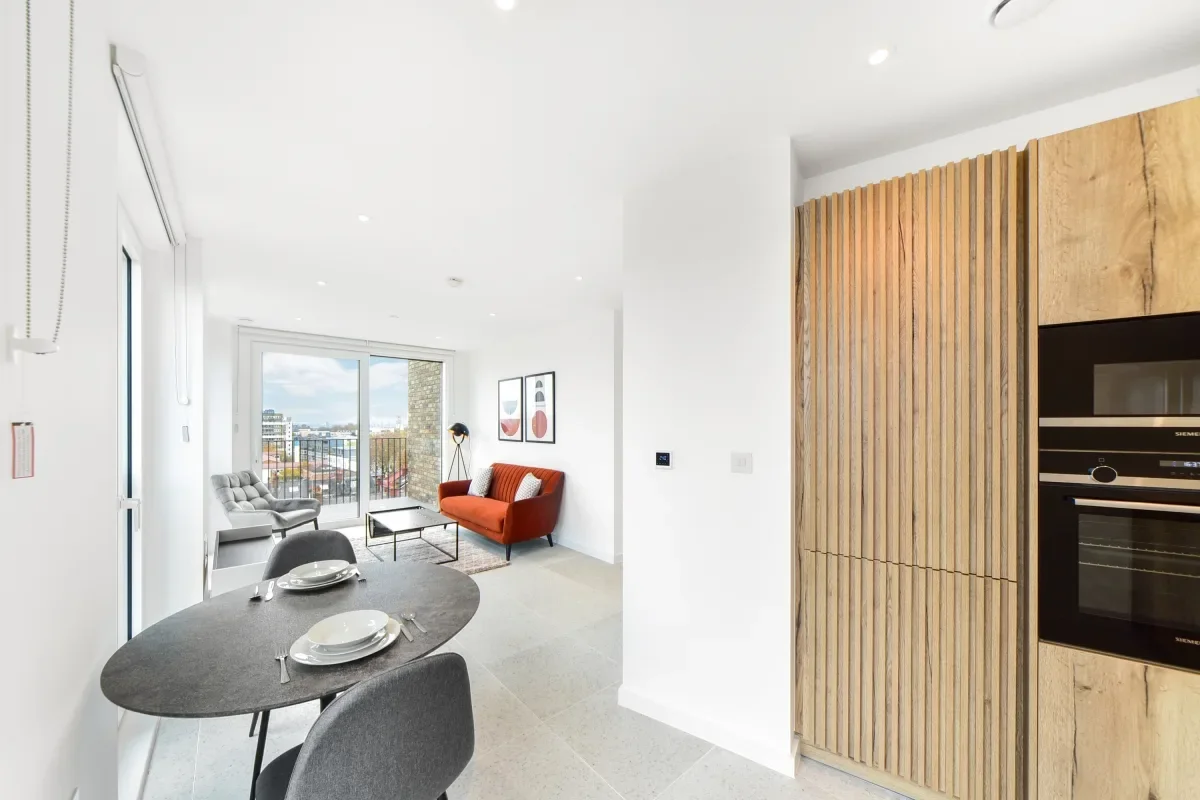 Flat Cendal Crescent in Greater London