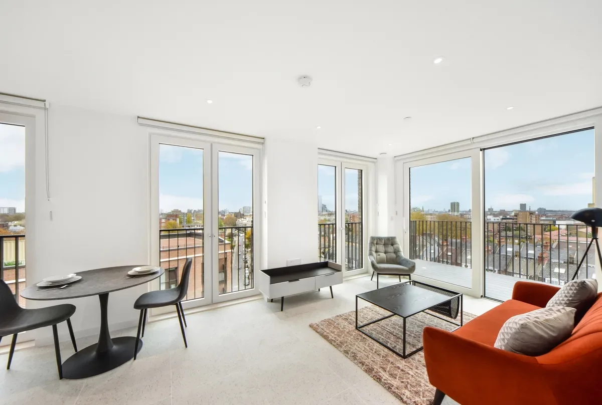 Flat Cendal Crescent in Greater London