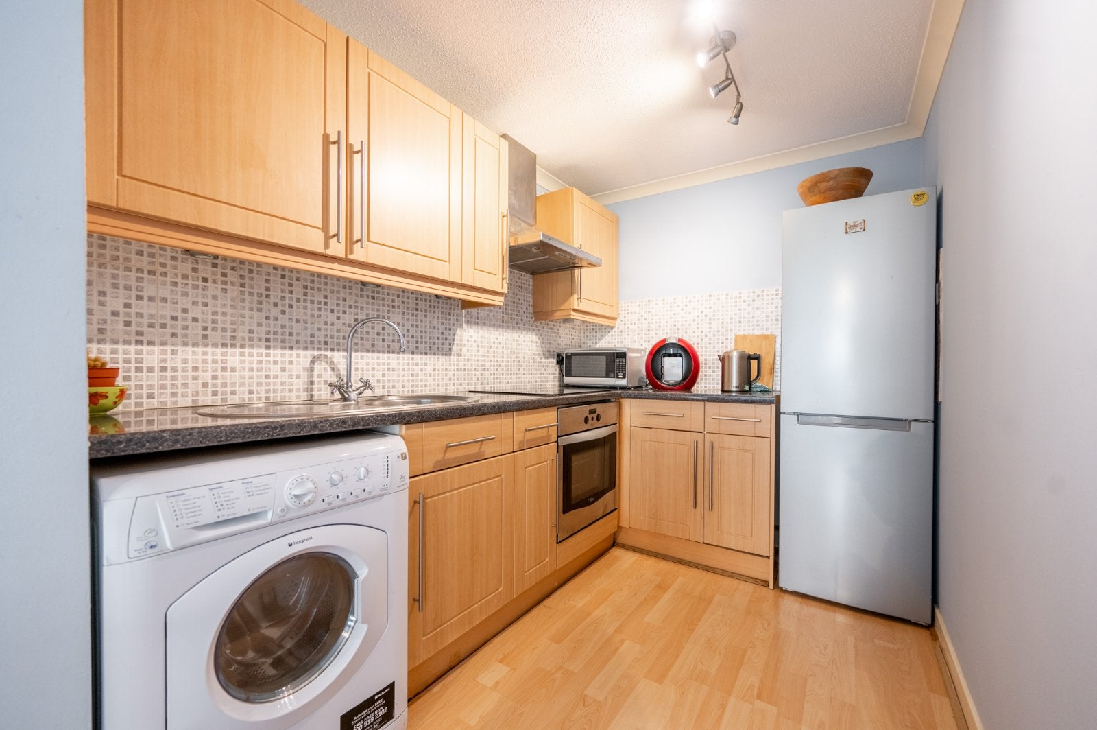 Flat Stewartville Street in Glasgow